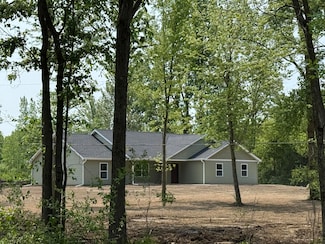 4745 Keith Rd, Hillsdale, MI 49242
