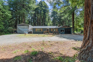 1300 Ferndale Ln, Crescent City, CA 95531