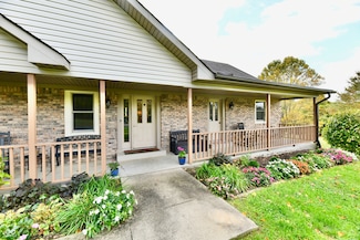 9221 N Stanley Dr, Mooresville, IN 46158