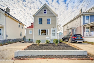 14 Cedar St, Keyport, NJ 07735