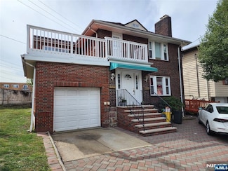 50 W Columbia Ave, Palisades Park, NJ 07650