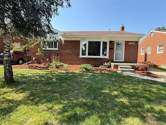 19612 Gaukler St, Saint Clair Shores, MI 48080