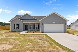 233 Orchard Ln, Parkton, NC 28371