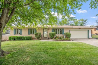 1045 Market St, Carlisle, IA 50047