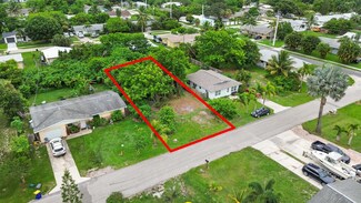 3297 SE Garden St, Stuart, FL 34997