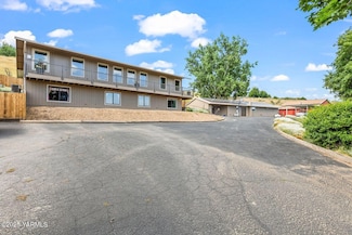 14661 Wide Hollow Rd, Yakima, WA 98908