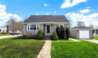19 Hillside Ave, Newport, RI 02840