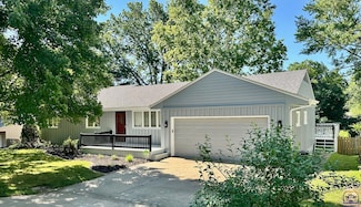1533 SW Brooklyn Ave, Topeka, KS 66611