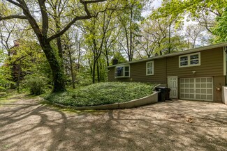 1242 Sheridan Rd, Winthrop Harbor, IL 60096