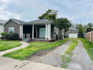 1118 Academy St, Houma, LA 70360