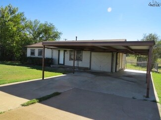 207 Riverside Dr, Byers, TX 76357
