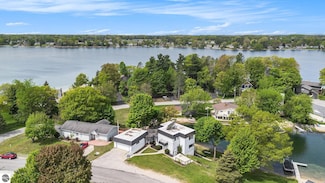 5232 Highland Dr, Traverse City, MI 49685