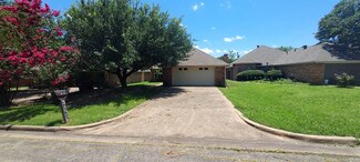 3109 Canton St, Greenville, TX 75402