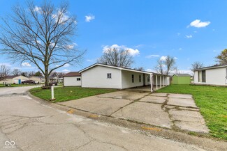 93 Fountain Lake Dr, Greenfield, IN 46140