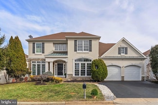 2217 Woodford Rd, Vienna, VA 22182