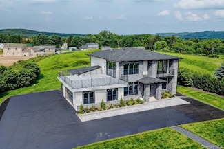 1160 Dayne Dr, Weissport, PA 18235