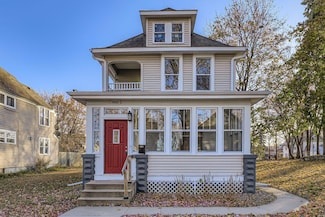 988 Reaney Ave, Saint Paul, MN 55106