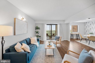 5904 Mount Eagle Dr Unit 1602, Alexandria, VA 22303