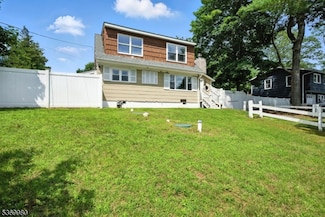 17 Selma Blvd, Randolph, NJ 07869