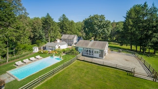 160 Cedar Rd, Southport, CT 06890