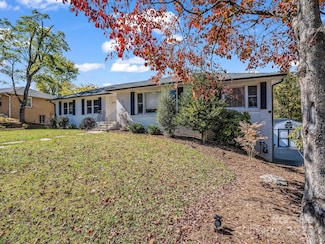 2115 N Stoney View Ct, Hendersonville, NC 28792