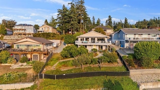 688 Gladstone Dr, Camano Island, WA 98282