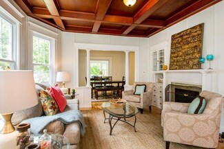 187 Bolton St, Portland, ME 04102