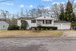 62 Crescendo Dr, Warwick, RI 02889