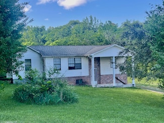 614 Shoemaker St, Athens, TN 37303