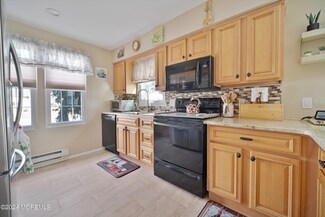 23 Penwood Dr, Whiting, NJ 08759