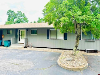 106 Oriole Ln, Bull Shoals, AR 72619