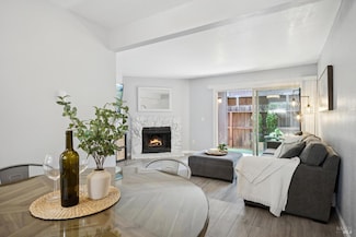 1607 Parkway Dr, Rohnert Park, CA 94928