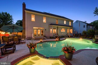 2806 Holland Ct, Alexandria, VA 22306