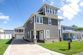 5475 E Mabel Dr, Port Clinton, OH 43452
