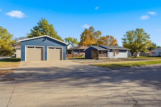 702 N 5th Ave, Washington, IA 52353