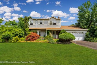 25 Pine Ridge Dr, East Brunswick, NJ 08816