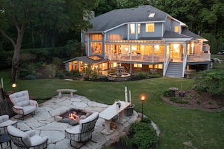 4950 Sleepy Hollow Rd, Excelsior, MN 55331