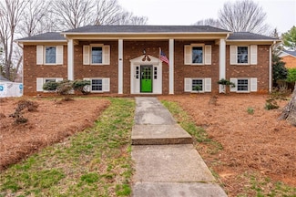 610 Terrybrook Ct, Winston Salem, NC 27104