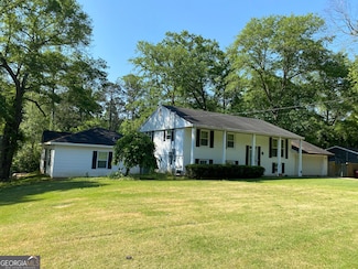 825 Forest Lake Dr S, Macon, GA 31210