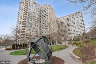 4515 Willard Ave, Chevy Chase, MD 20815