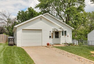 1107 Elder Ln, Des Moines, IA 50315