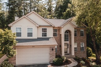 510 Regan Dr, East Dundee, IL 60118