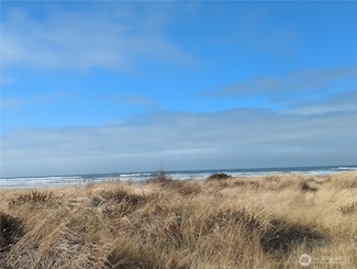 35009 G St, Ocean Park, WA 98640