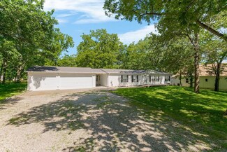 81 Enchanted Ln, Linn Valley, KS 66040