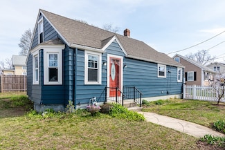 61 Bayview Ave, Swansea, MA 02777