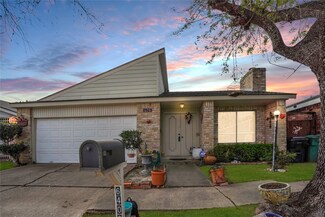 6402 Grandvale Dr, Houston, TX 77072