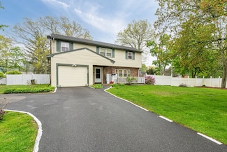 114 Crickett Rd, Brockton, MA 02301