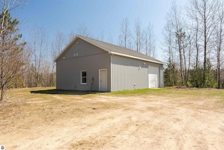 3775 W County Line Rd, Buckley, MI 49620