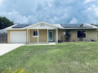 2209 SE East Dunbrooke Cir, Port Saint Lucie, FL 34952