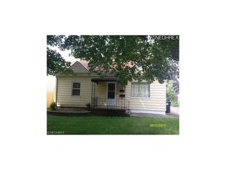 925 E Archwood Ave, Akron, OH 44306
